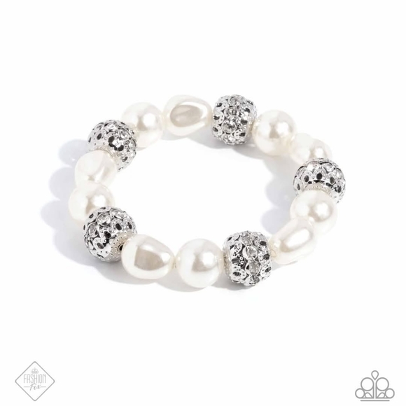 High Class Headline White Bracelet Stretchy Pearly Fashion Jewelry - Picture 1 of 2